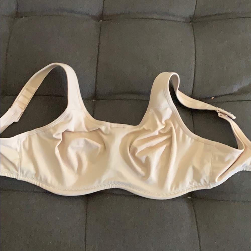 Wacoal sports bra 32DD